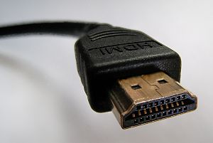 300px-HDMI_connector-male_2_sharp_PNr%C2